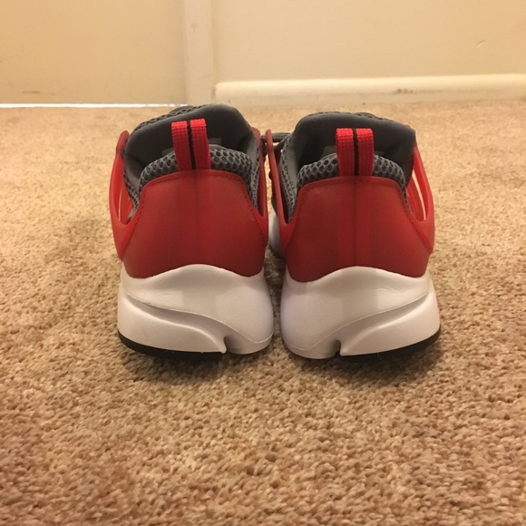NEW NIKE PRESTO Size 7 - Picture 3 of 6